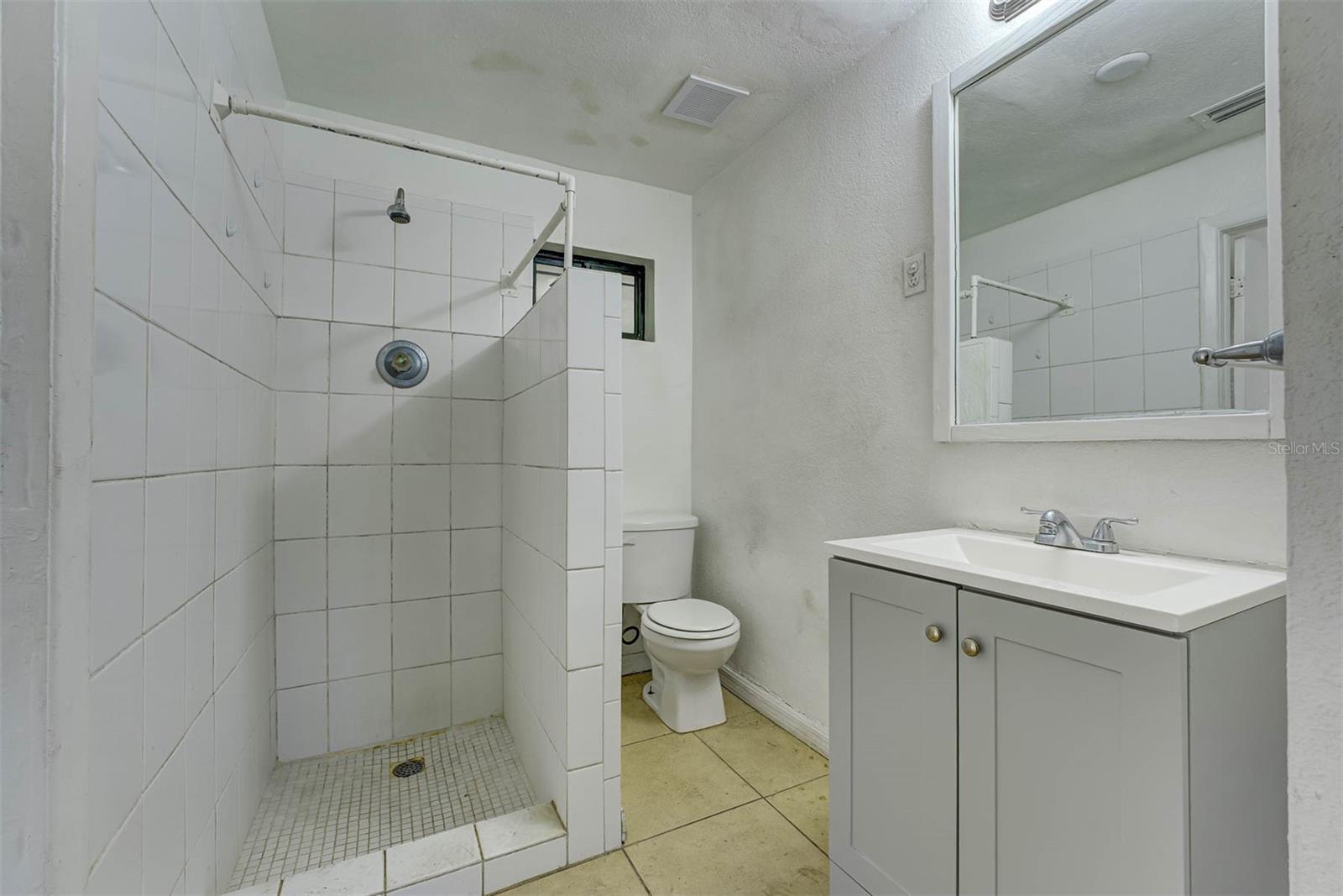 Image 18 of 25 For 1835 Wilton Avenue