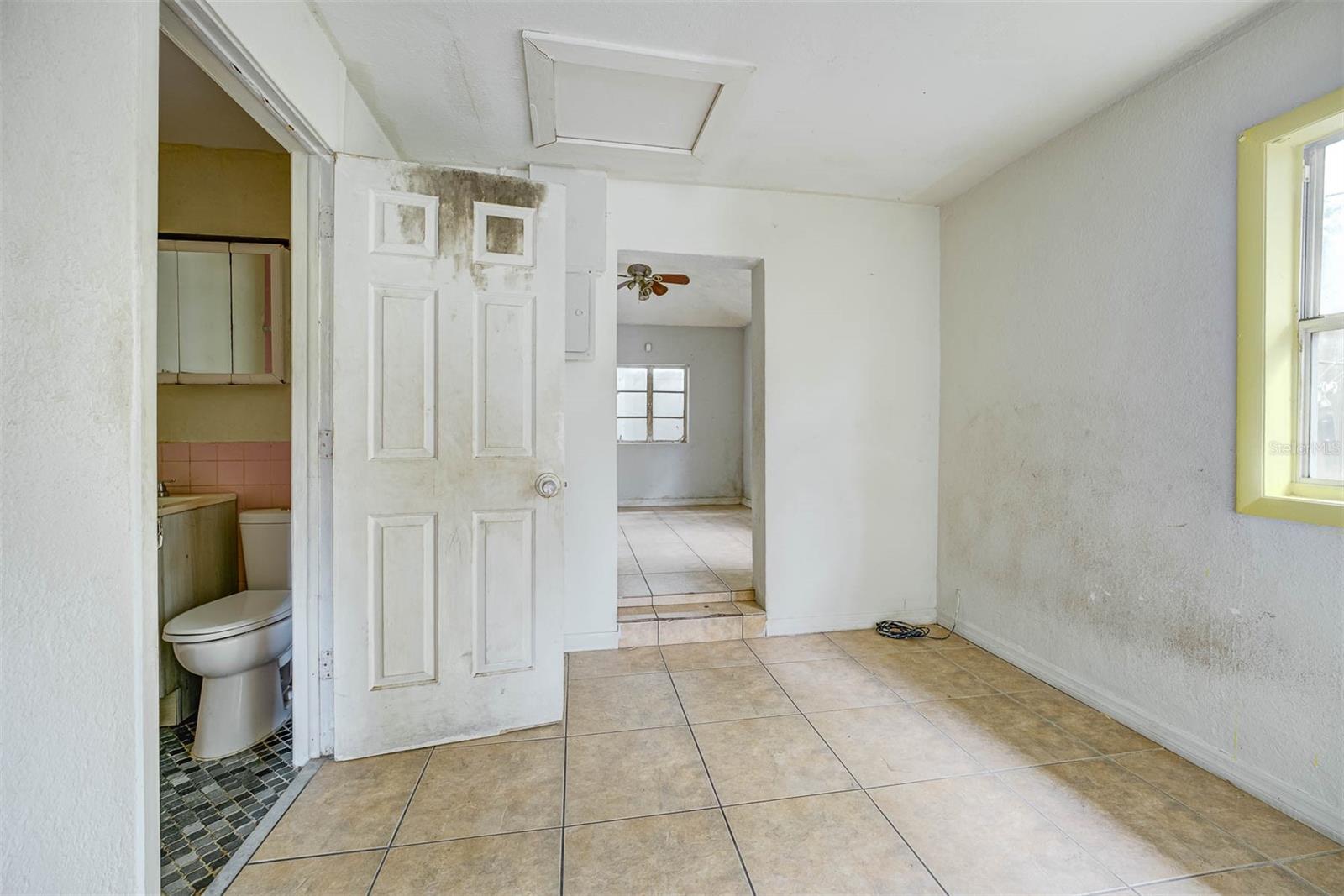Image 20 of 25 For 1835 Wilton Avenue