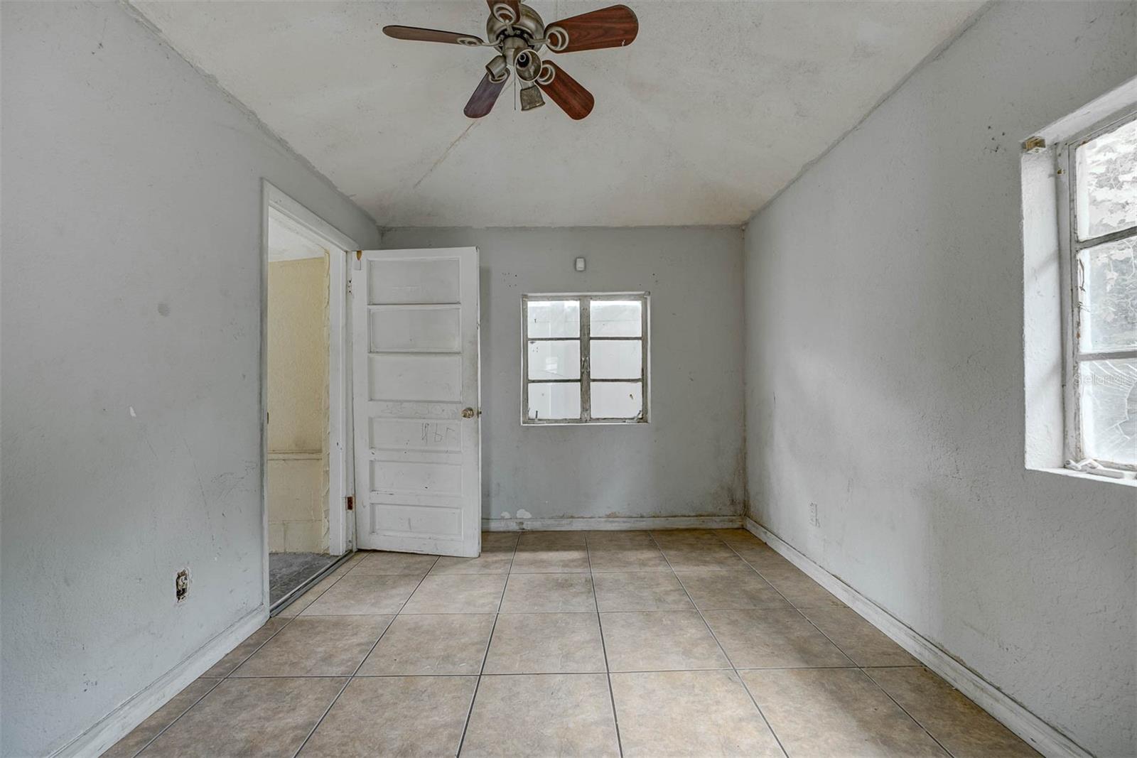 Image 22 of 25 For 1835 Wilton Avenue