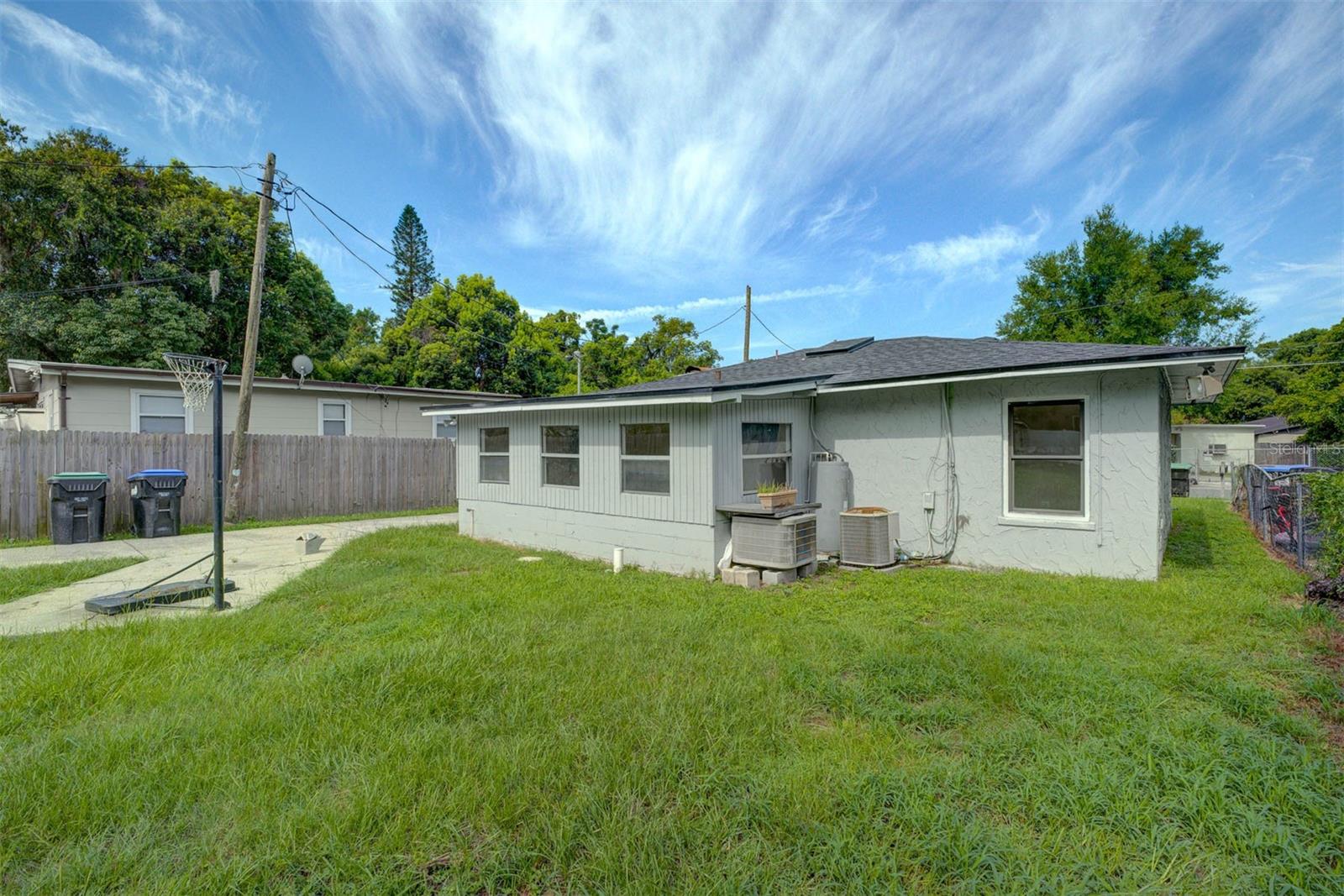 Image 4 of 25 For 1835 Wilton Avenue