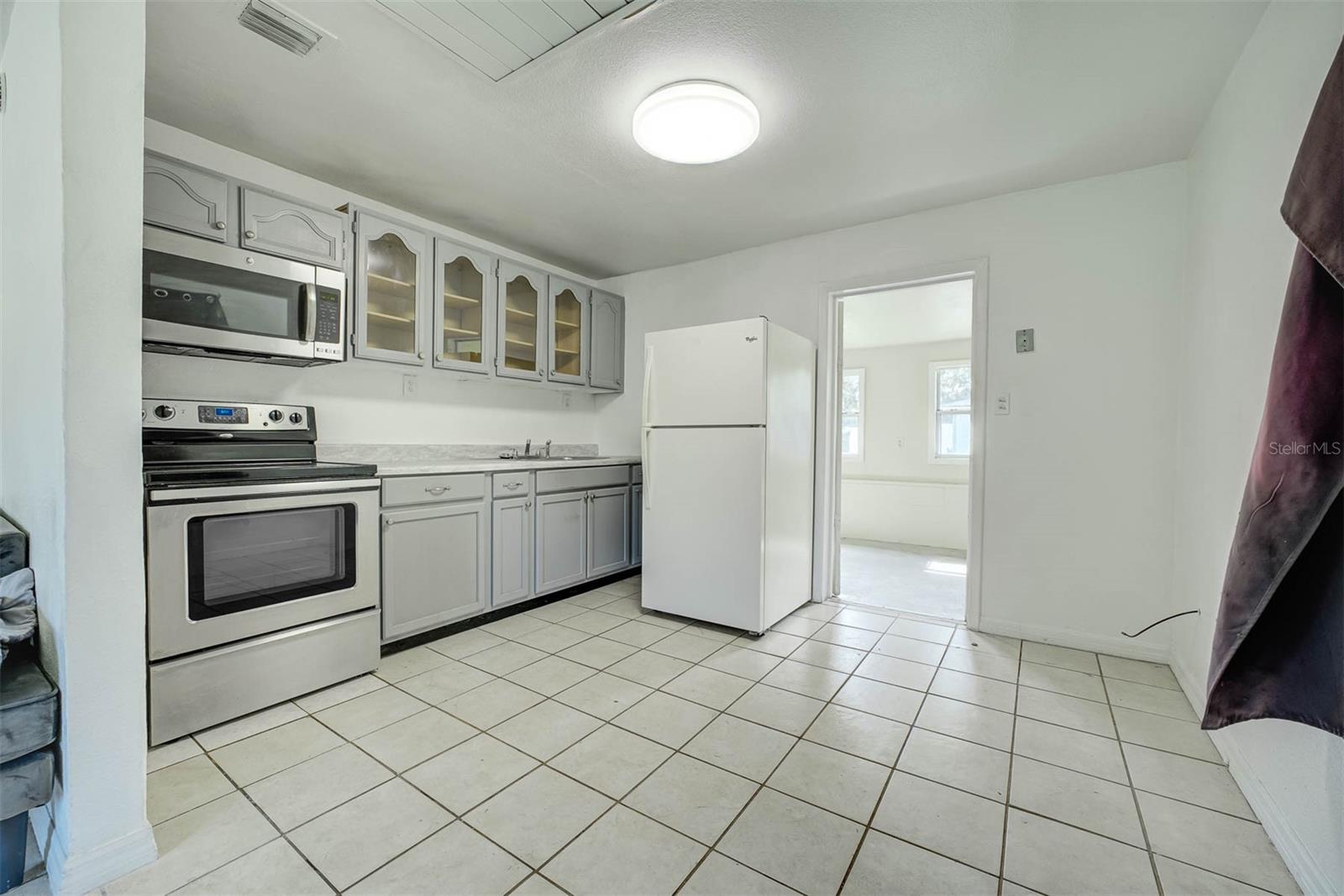 Image 9 of 25 For 1835 Wilton Avenue
