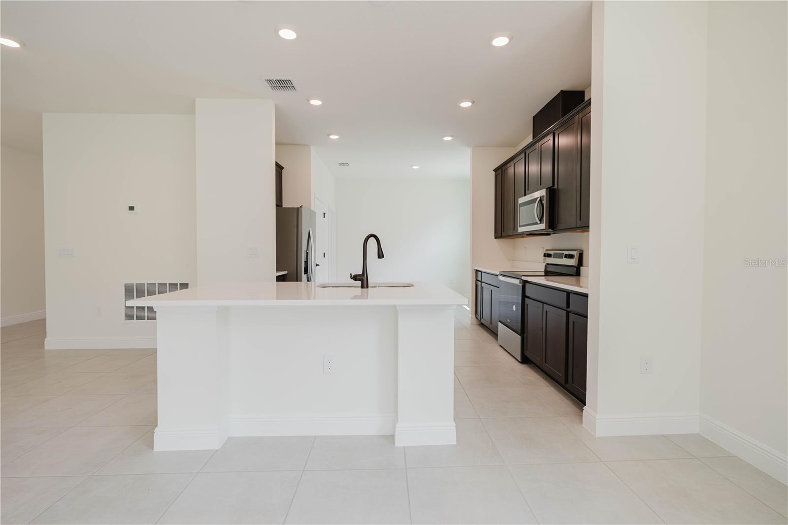 Image 7 of 28 For 2561 Mariah Place