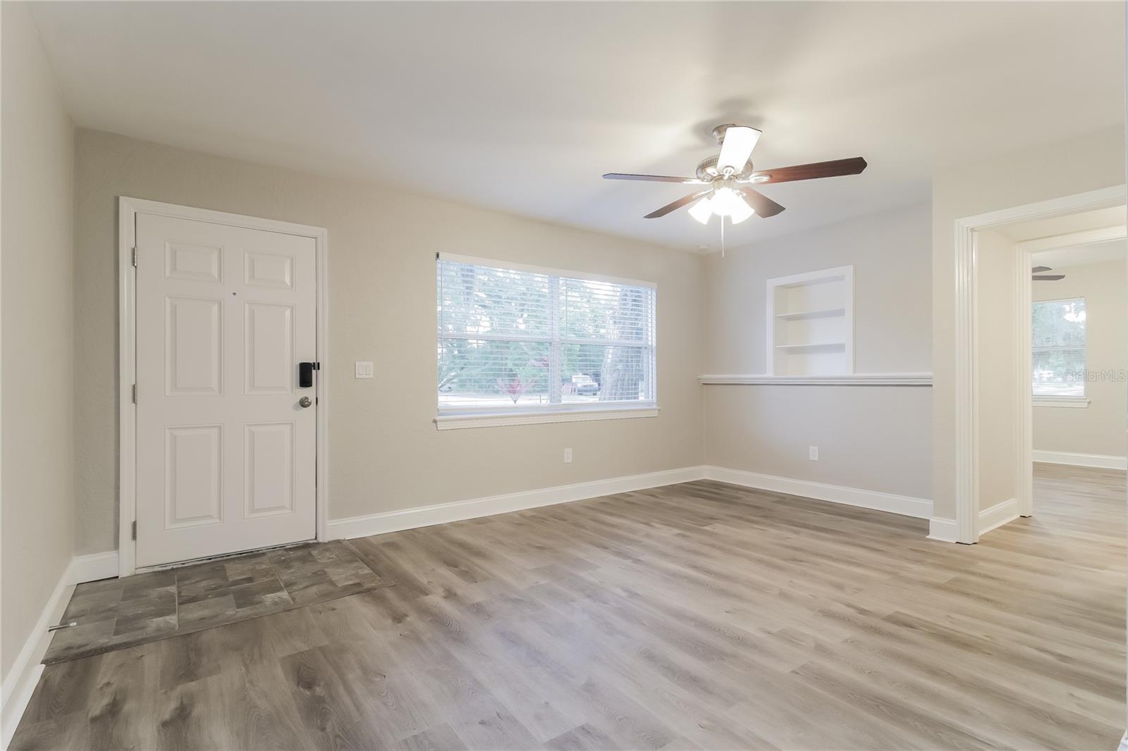 Image 3 of 16 For 1308 Locust Avenue
