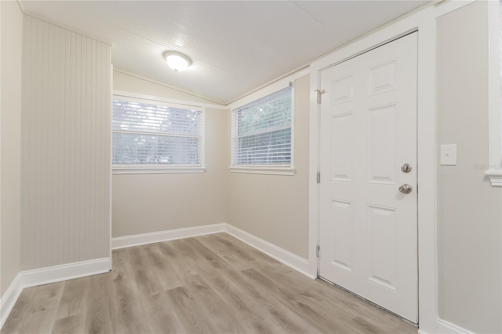 Image 7 of 16 For 1308 Locust Avenue