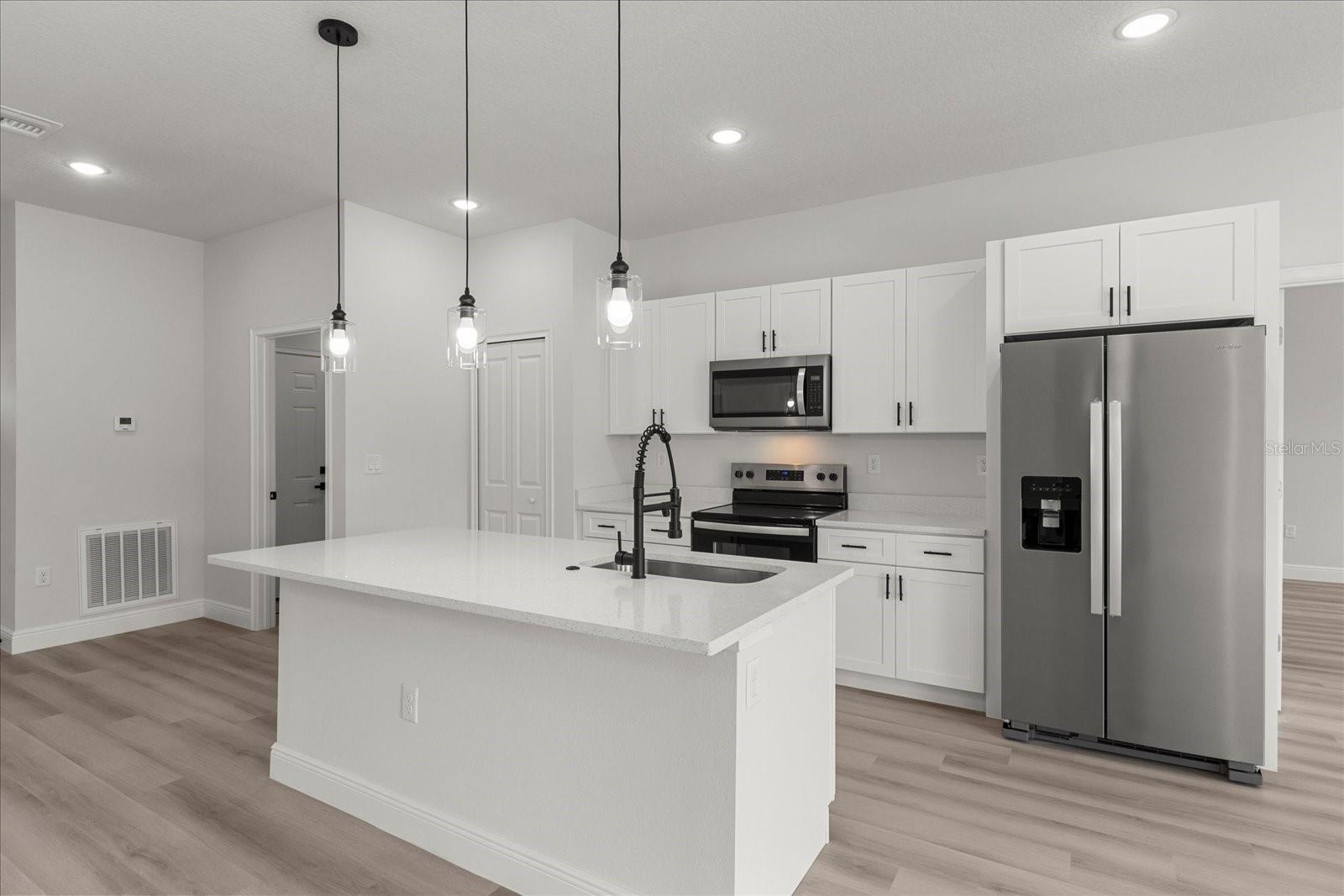 Image 6 of 32 For 4016 151st Street
