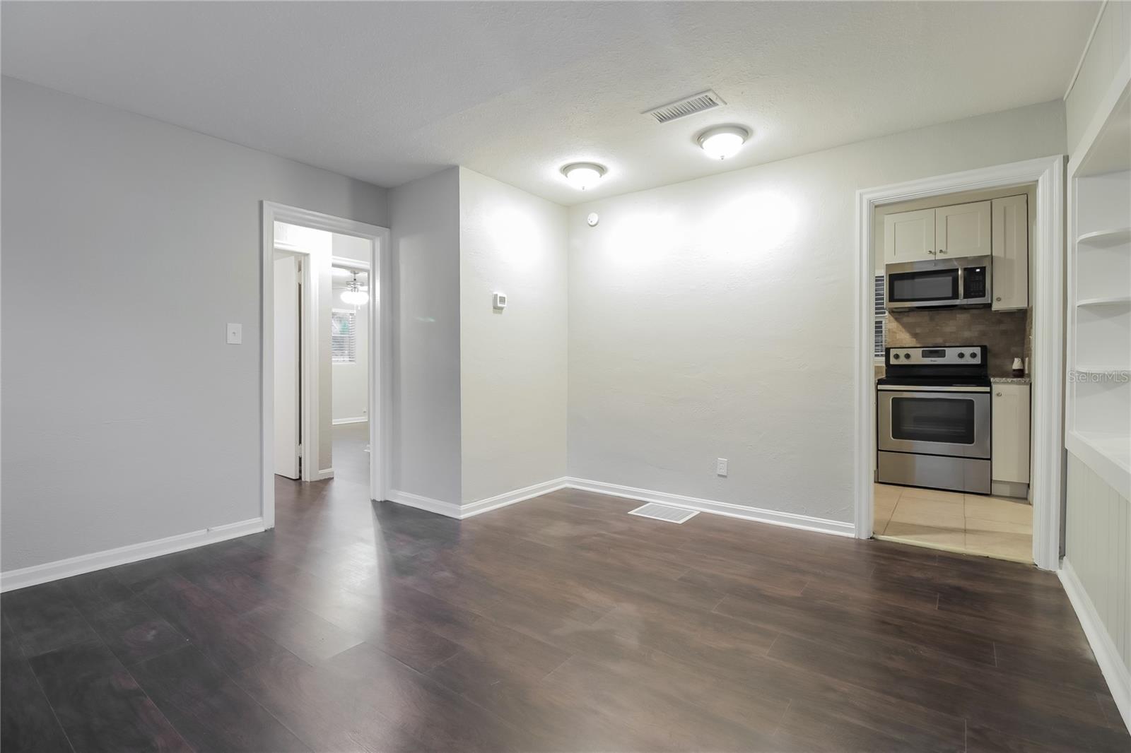 Image 4 of 16 For 1609 Pinewood Drive