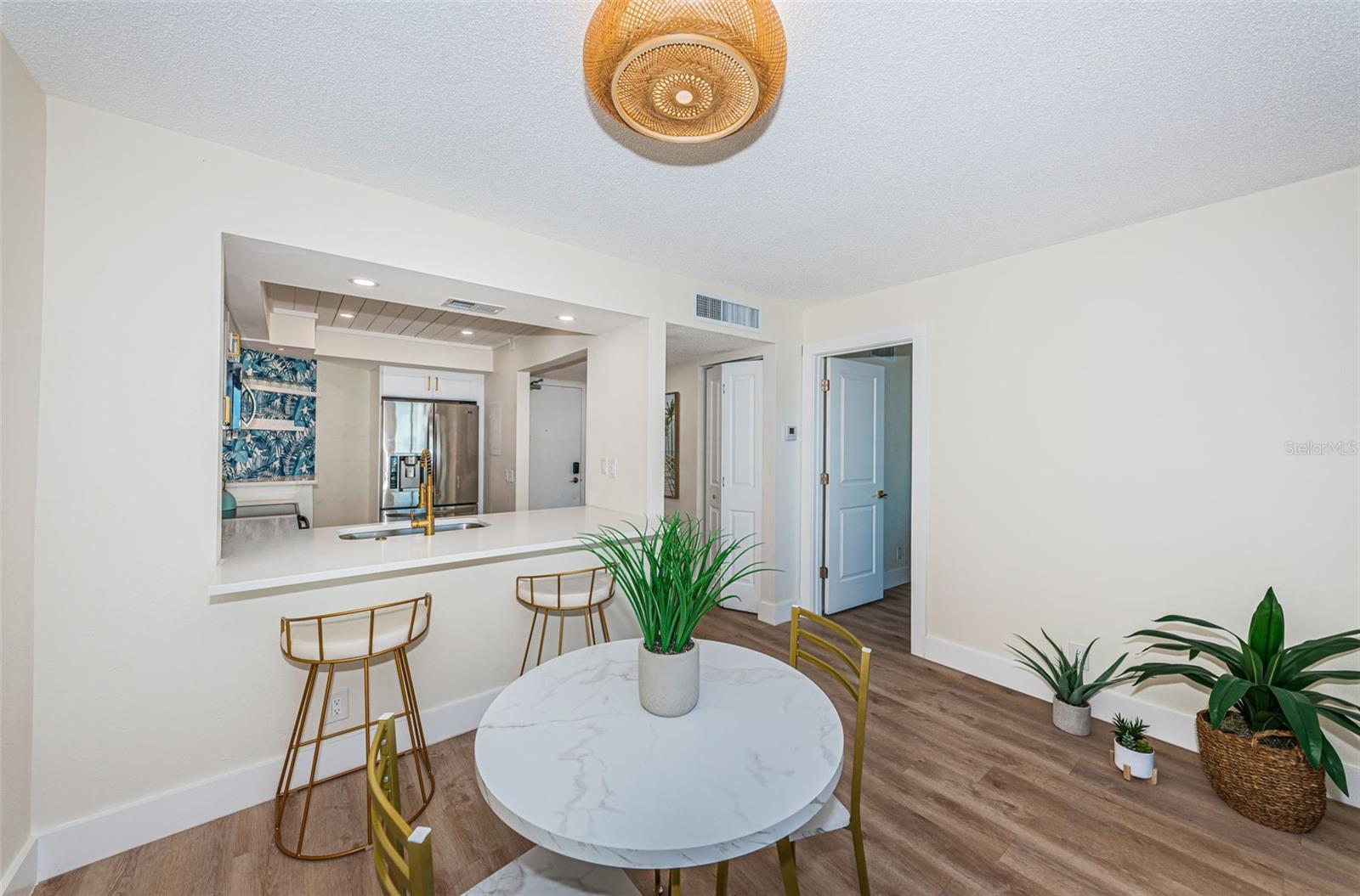 Image 14 of 50 For 6177 Sun Boulevard 307