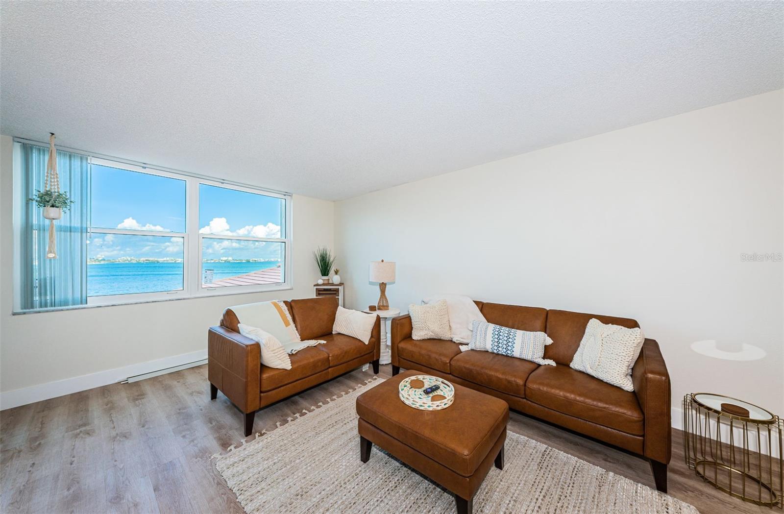 Image 16 of 50 For 6177 Sun Boulevard 307