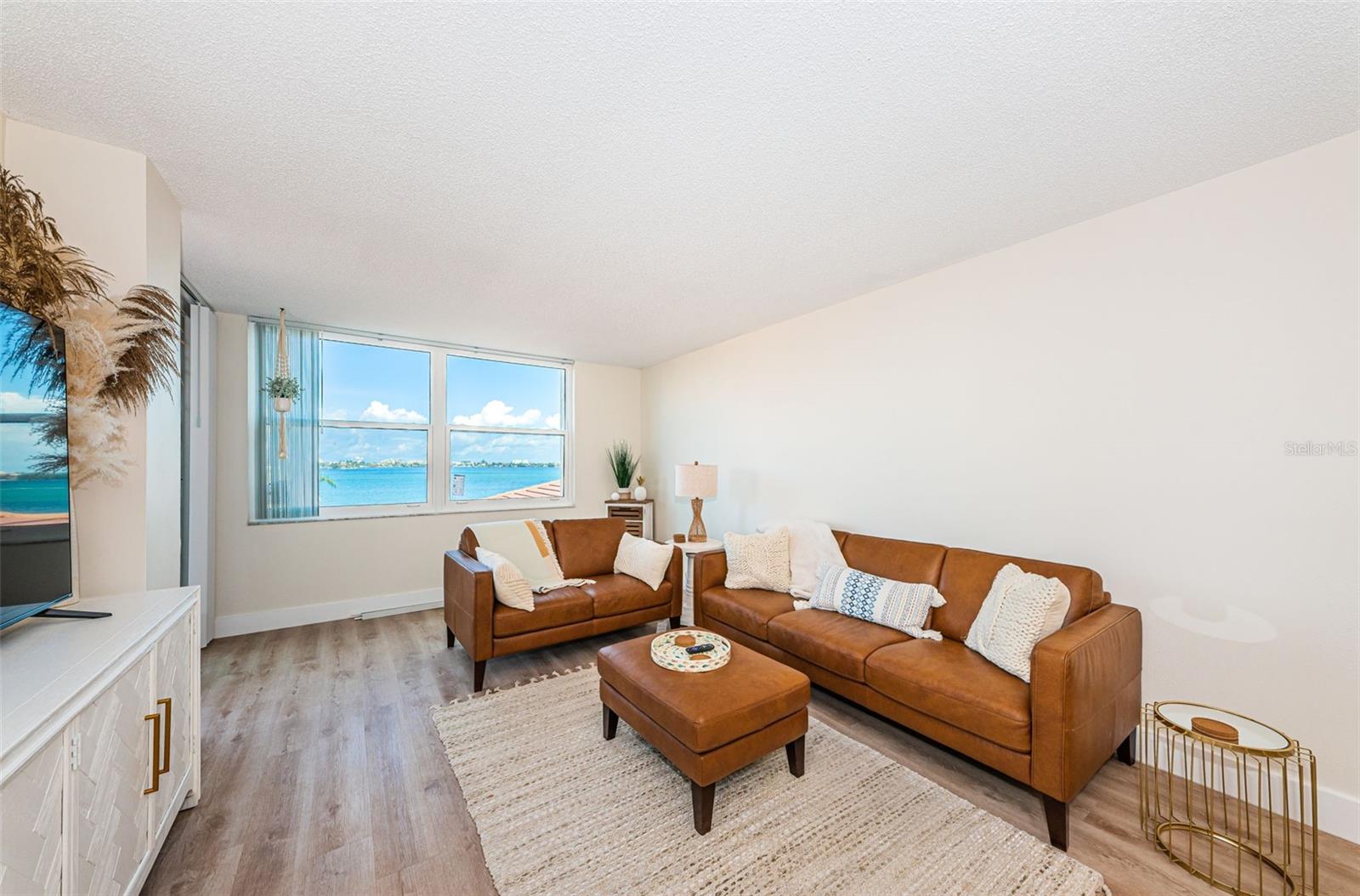 Image 17 of 50 For 6177 Sun Boulevard 307