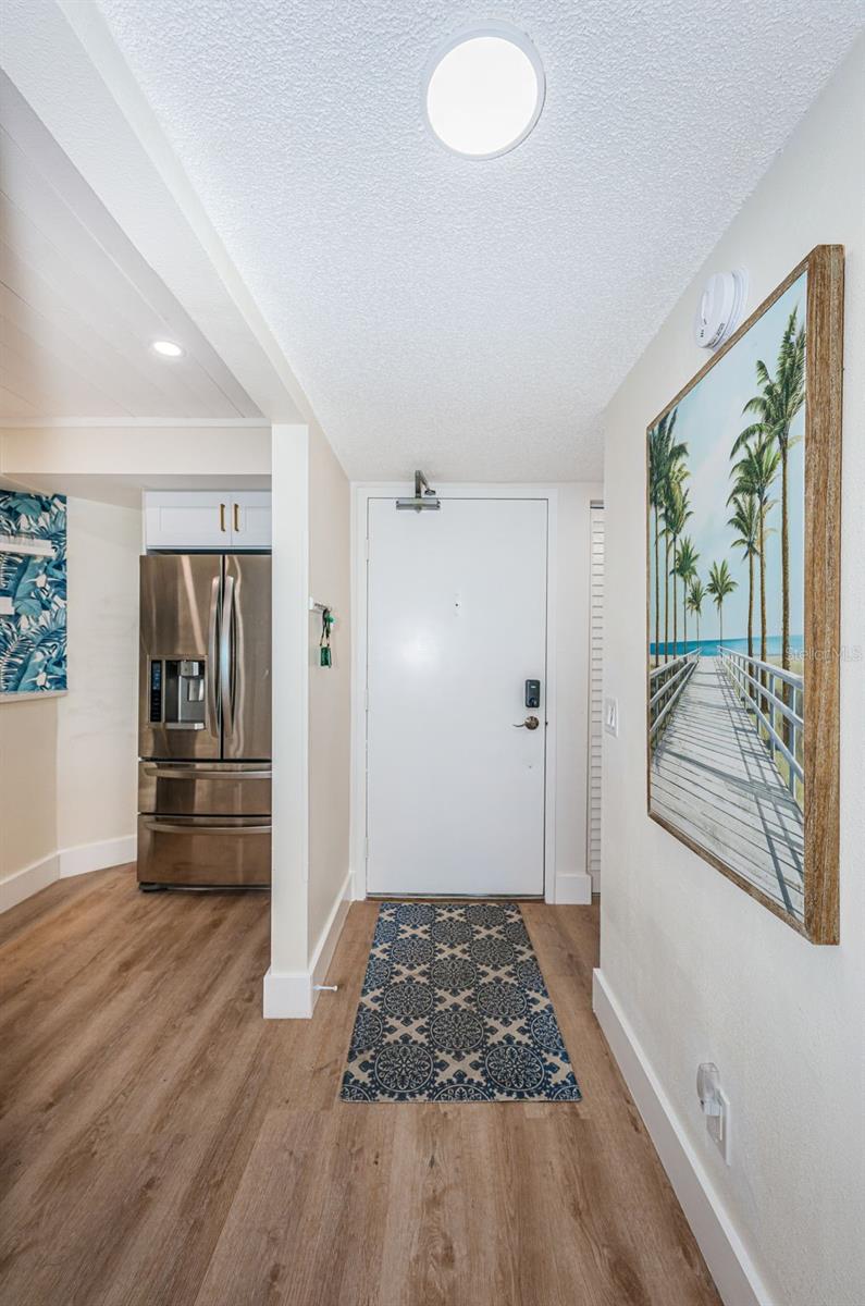 Image 2 of 50 For 6177 Sun Boulevard 307