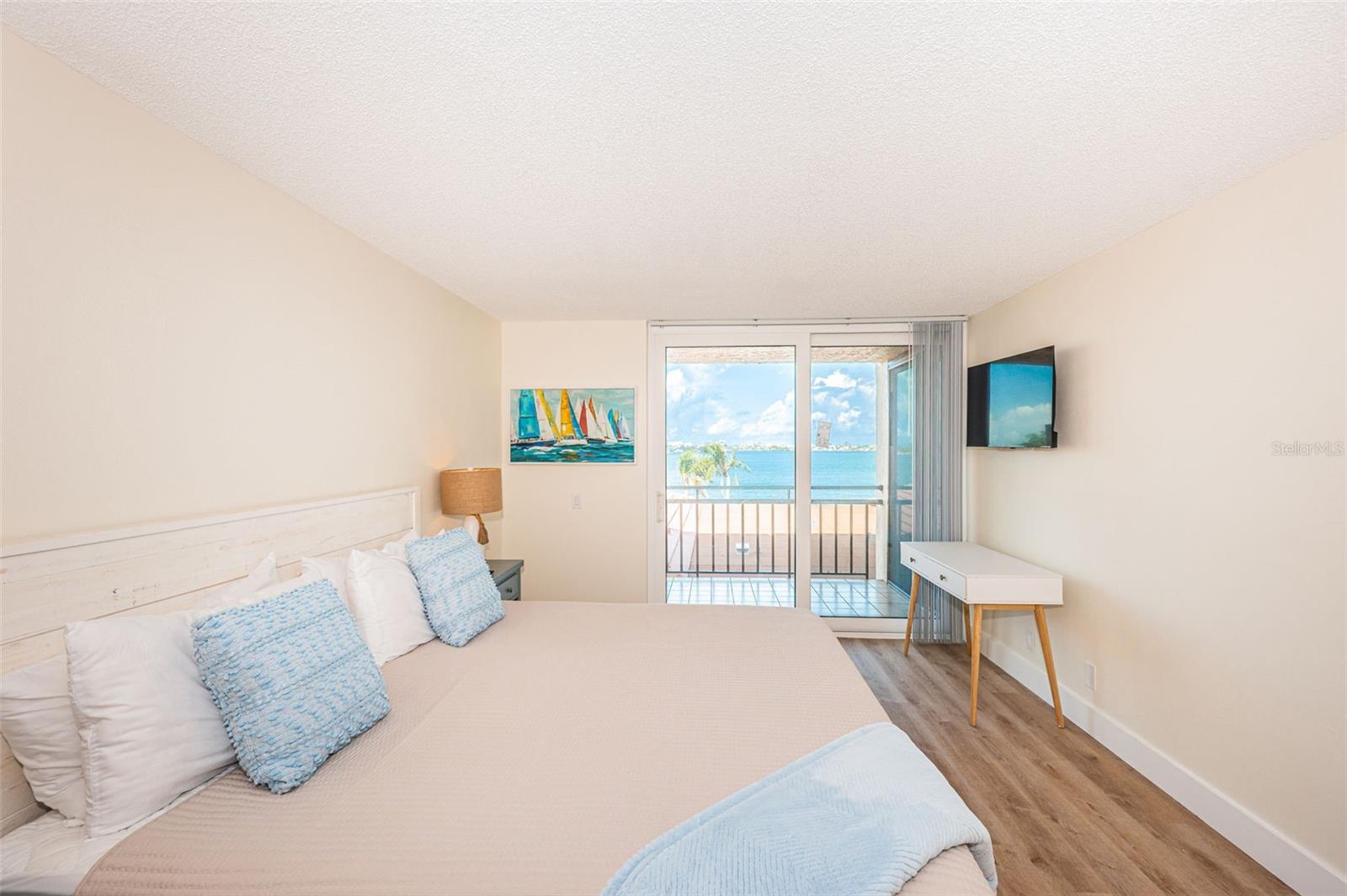 Image 20 of 50 For 6177 Sun Boulevard 307