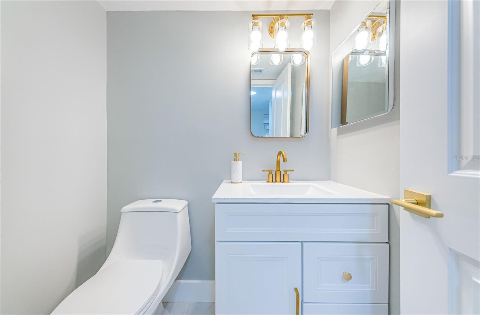 Image 24 of 50 For 6177 Sun Boulevard 307