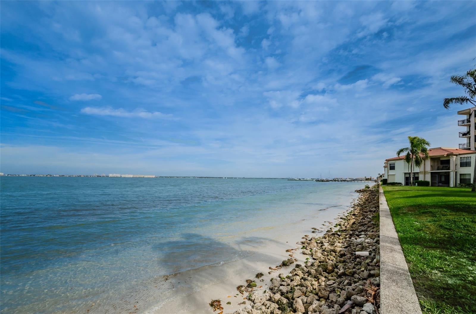 Image 41 of 50 For 6177 Sun Boulevard 307