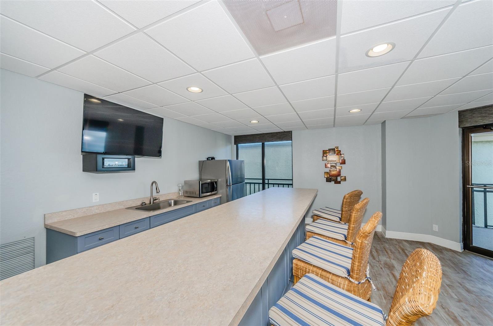 Image 43 of 50 For 6177 Sun Boulevard 307