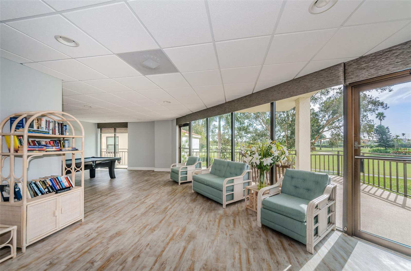 Image 45 of 50 For 6177 Sun Boulevard 307