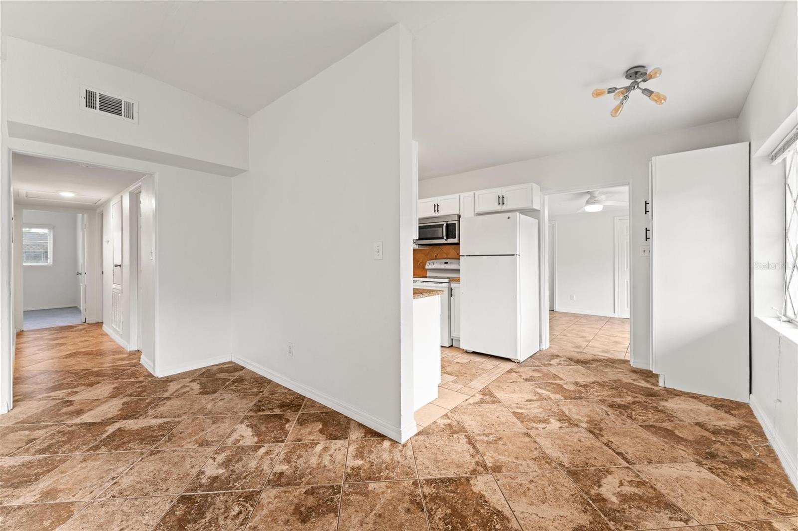 Image 18 of 48 For 8216 Hilton Way