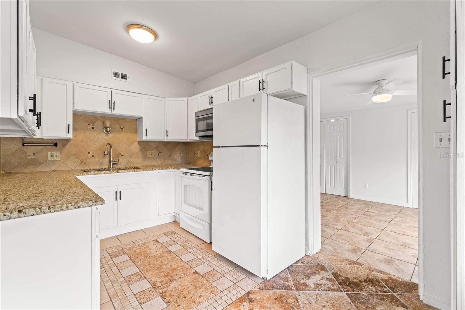 Image 6 of 48 For 8216 Hilton Way