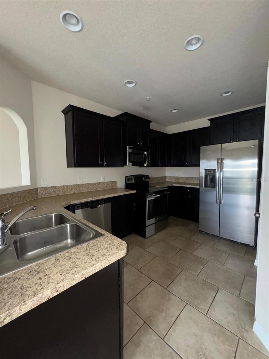 Image 4 of 15 For 6570 Goldenrod Road 84a