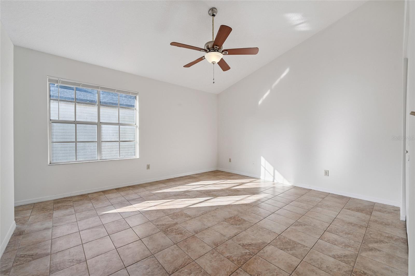Image 17 of 40 For 118 Meadow Boulevard