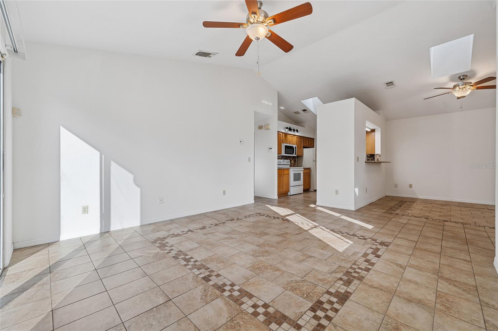 Image 7 of 40 For 118 Meadow Boulevard