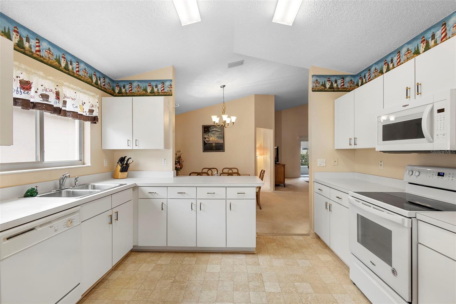 Image 17 of 59 For 3707 Doune Way