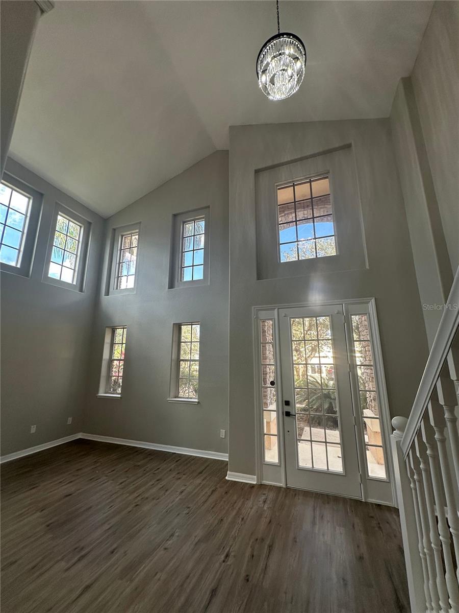 Image 8 of 28 For 10446 Stone Glen Drive