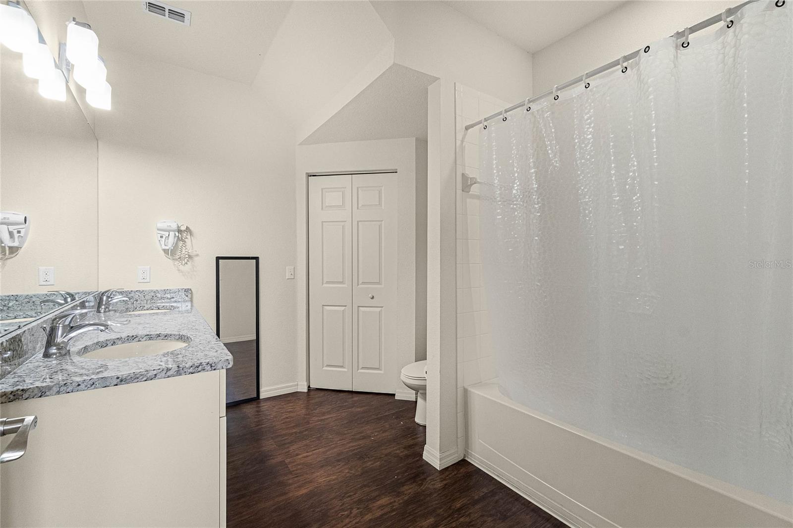 Image 14 of 19 For 2900 Edenshire Way 107