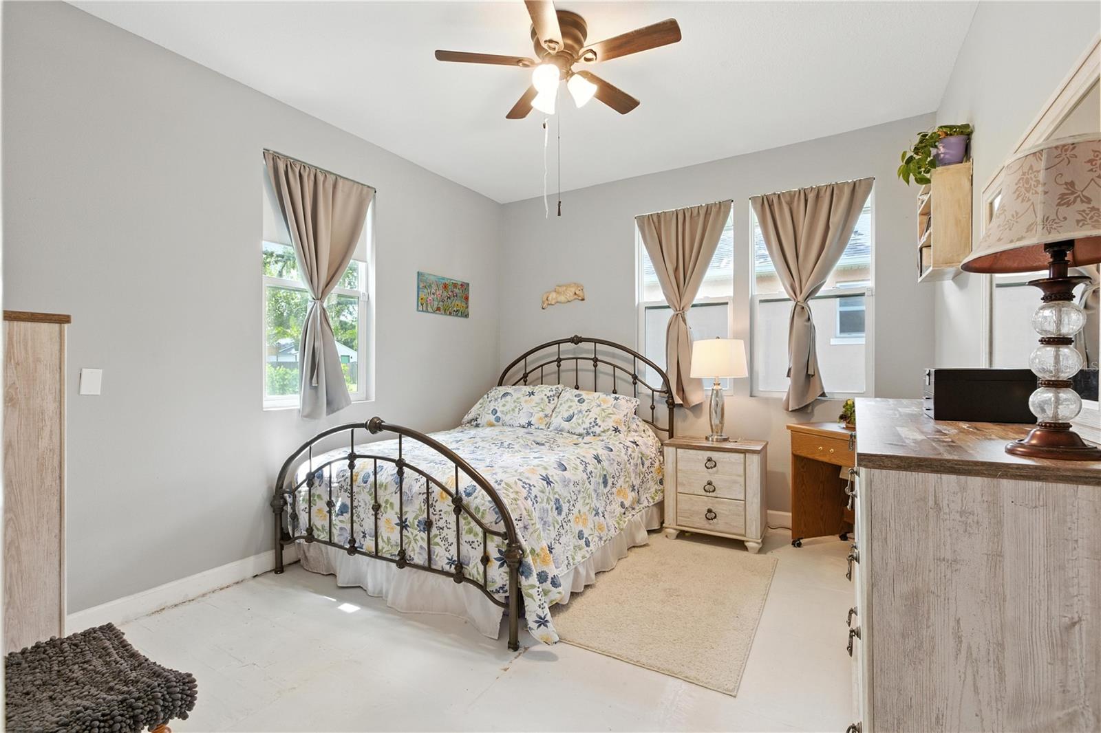 Image 15 of 44 For 807 Minnesota Avenue