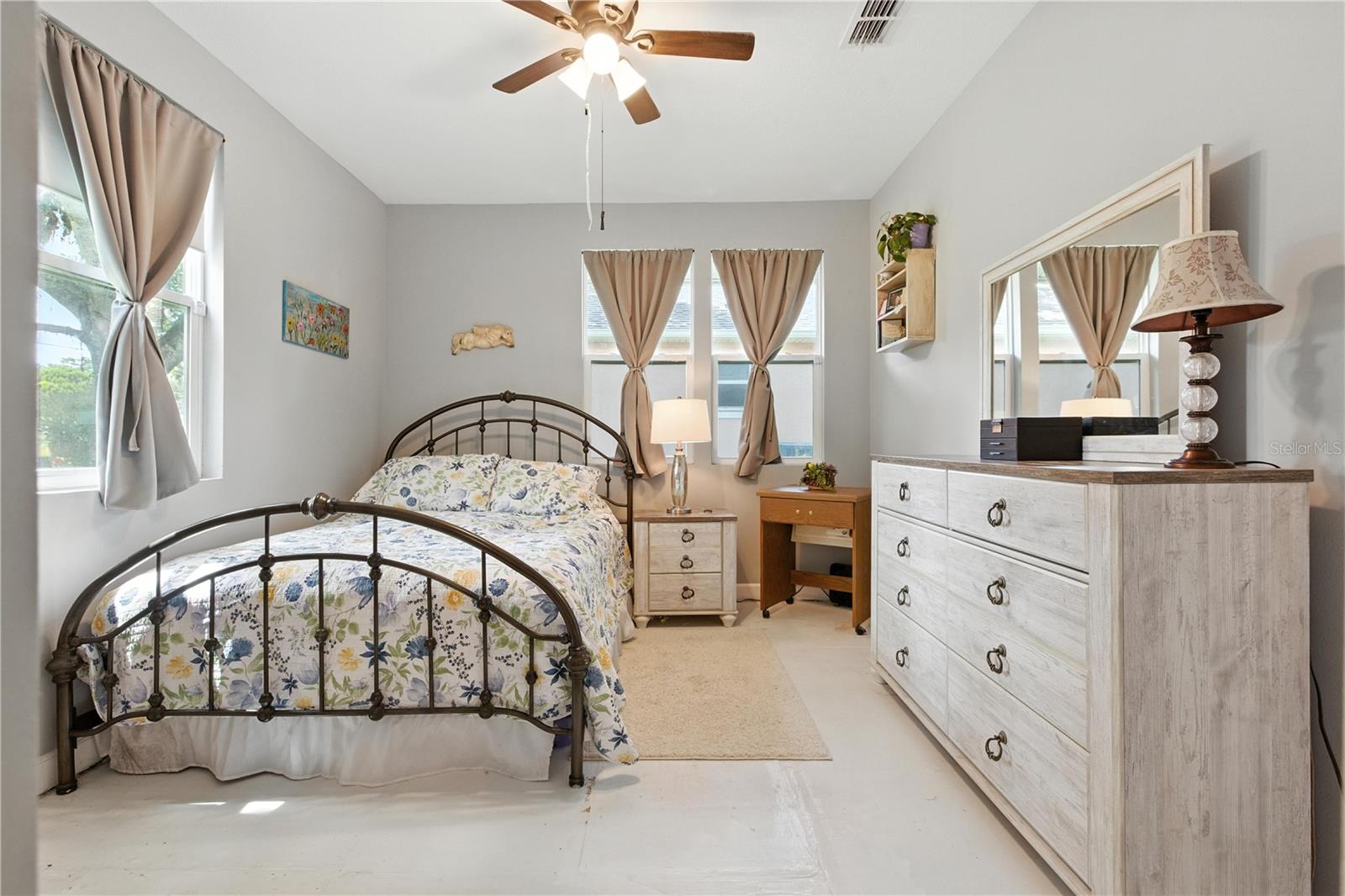 Image 17 of 44 For 807 Minnesota Avenue