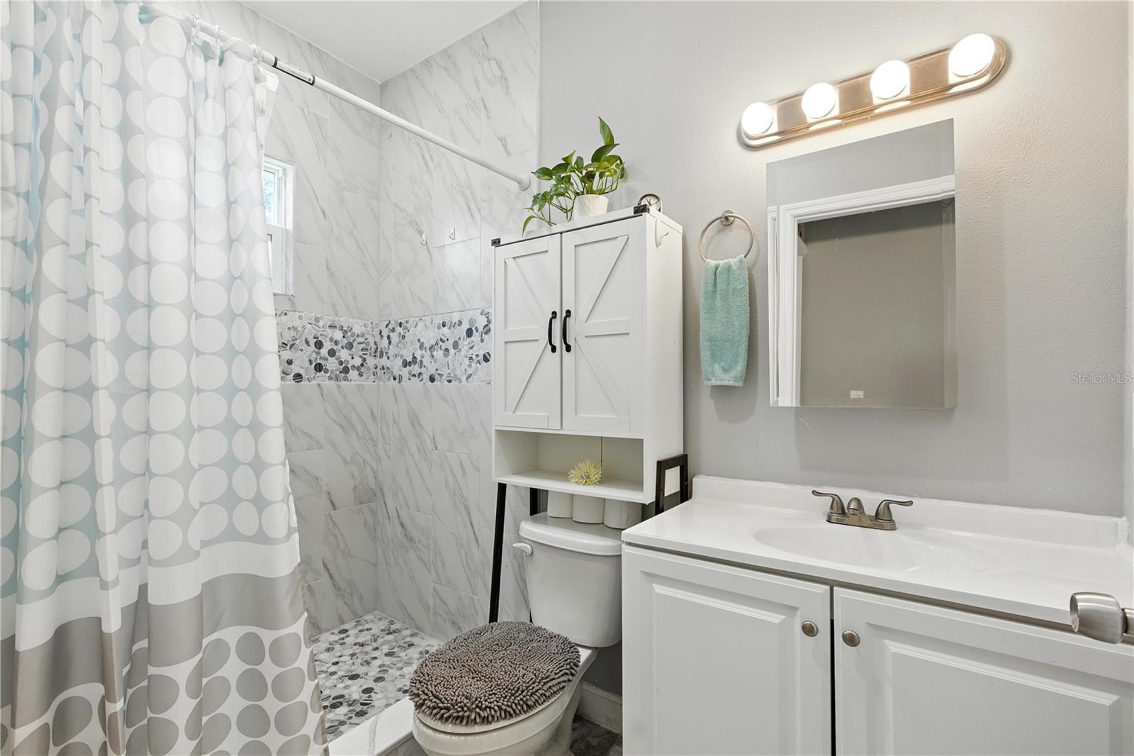 Image 18 of 44 For 807 Minnesota Avenue