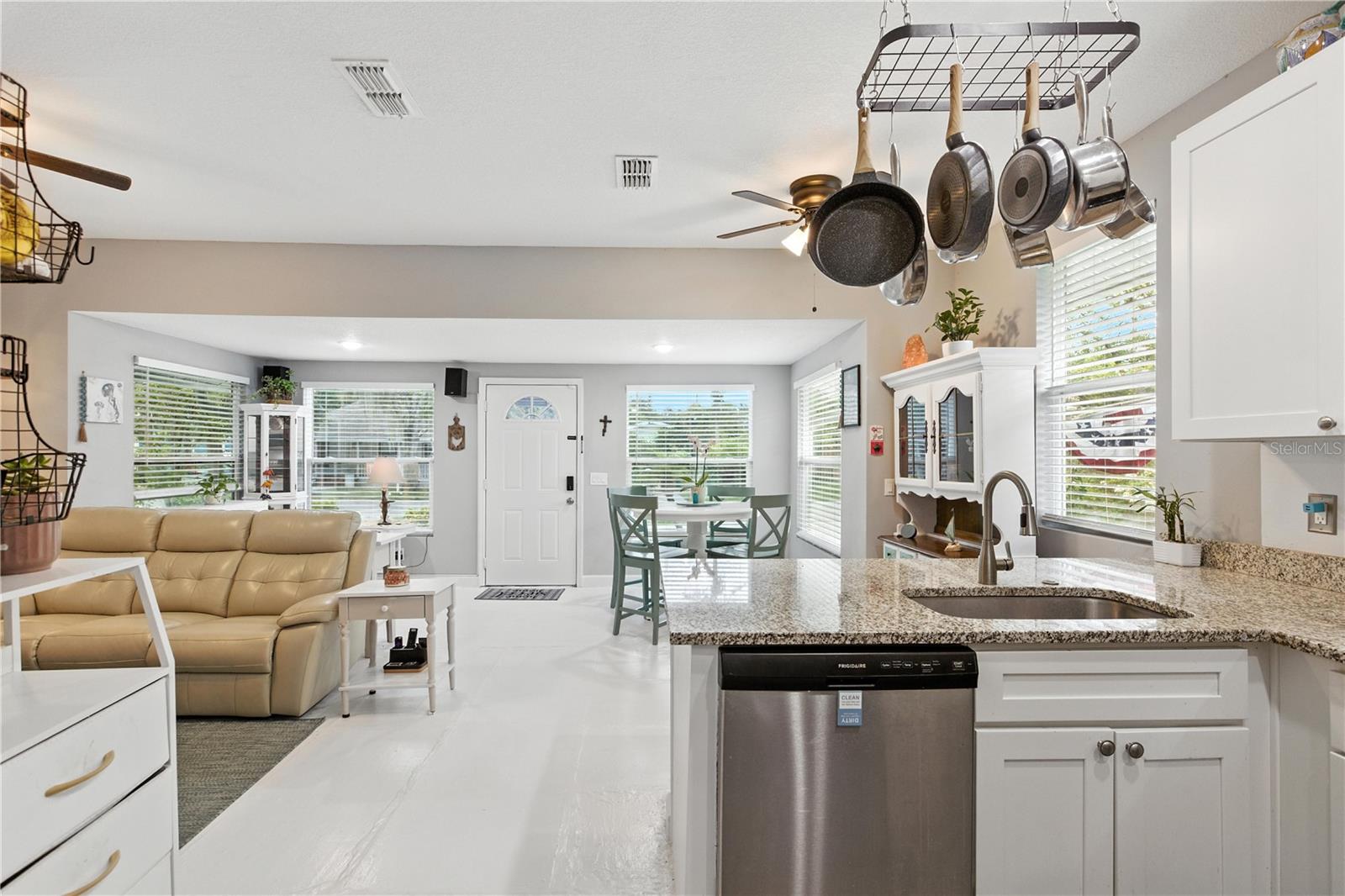 Image 2 of 44 For 807 Minnesota Avenue