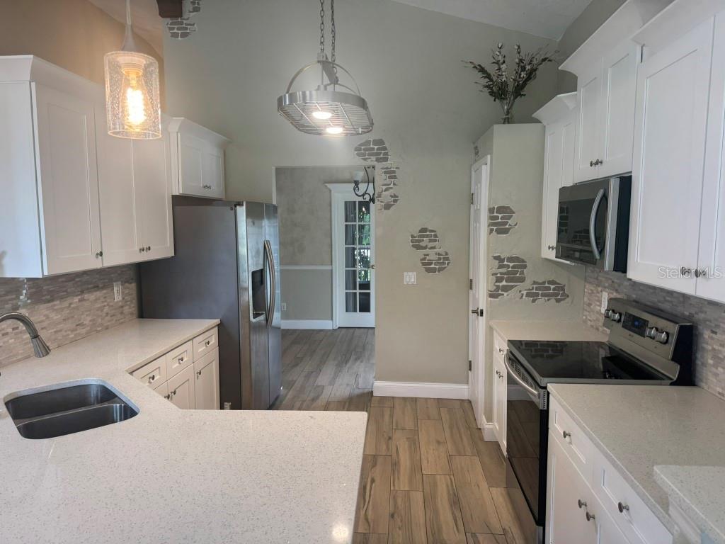 Image 7 of 19 For 2814 River Ridge Drive