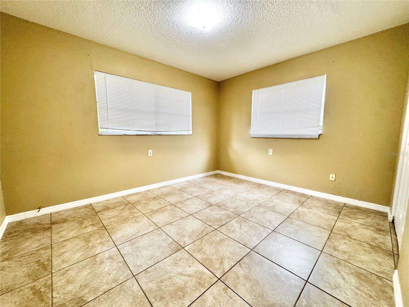 Image 7 of 8 For 2113 Bonneville Drive 2113