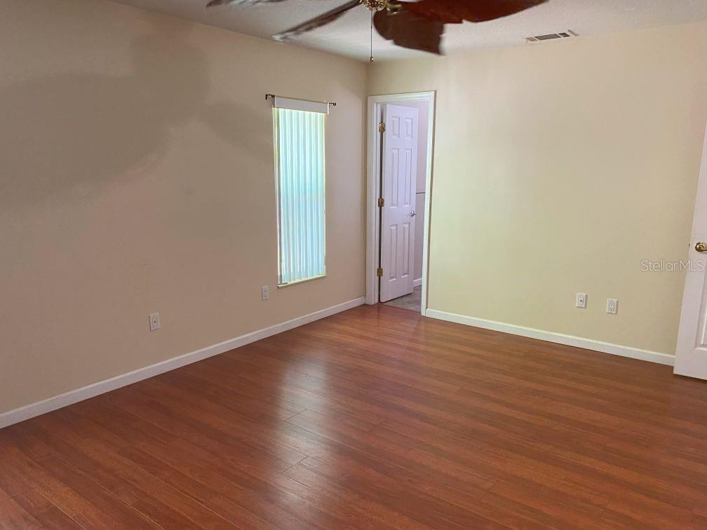 Image 10 of 25 For 635 Cambridge Court