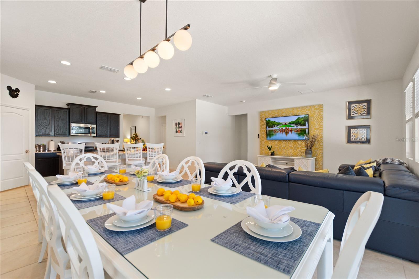 Image 12 of 91 For 8020 Oak Shadow Court