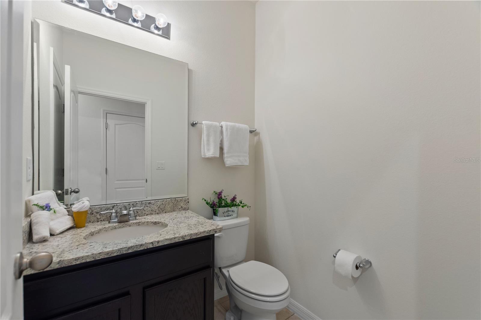 Image 41 of 91 For 8020 Oak Shadow Court