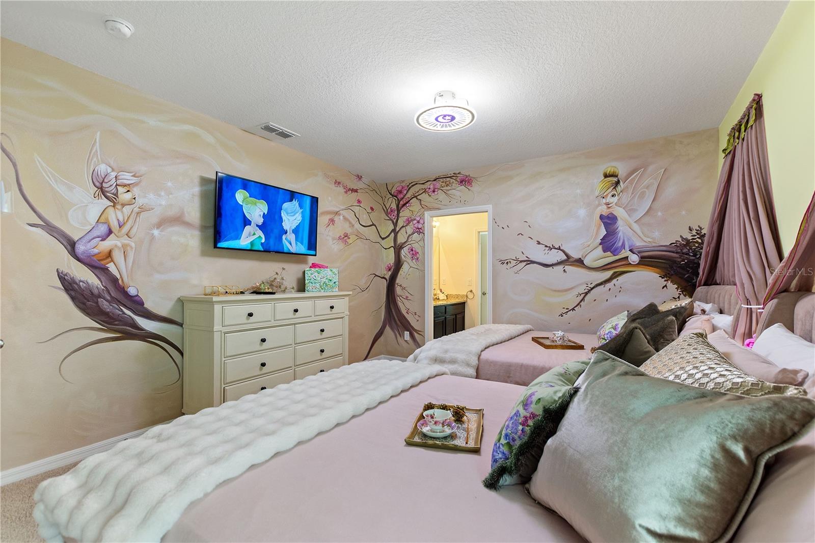Image 57 of 91 For 8020 Oak Shadow Court