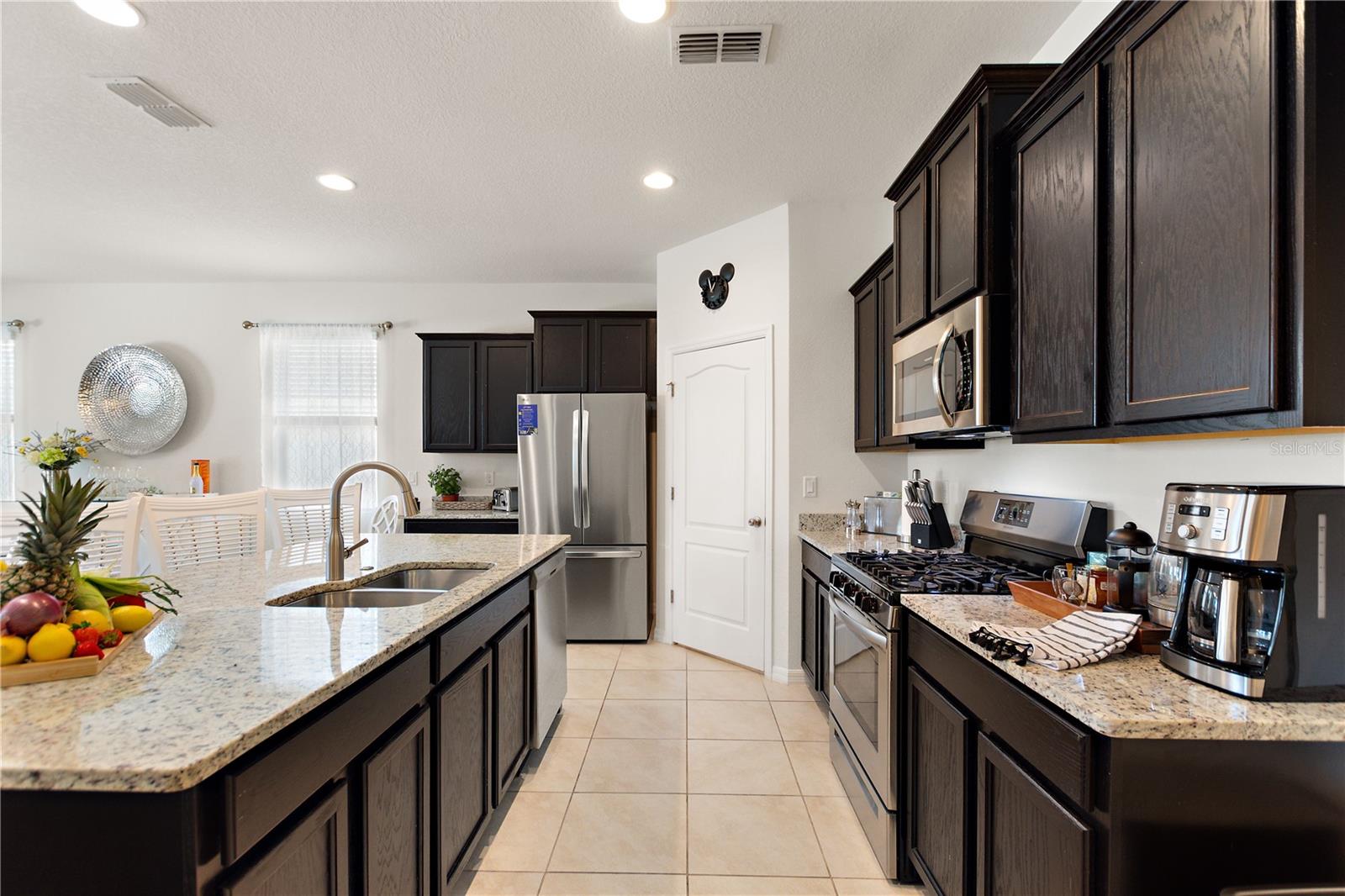 Image 6 of 91 For 8020 Oak Shadow Court