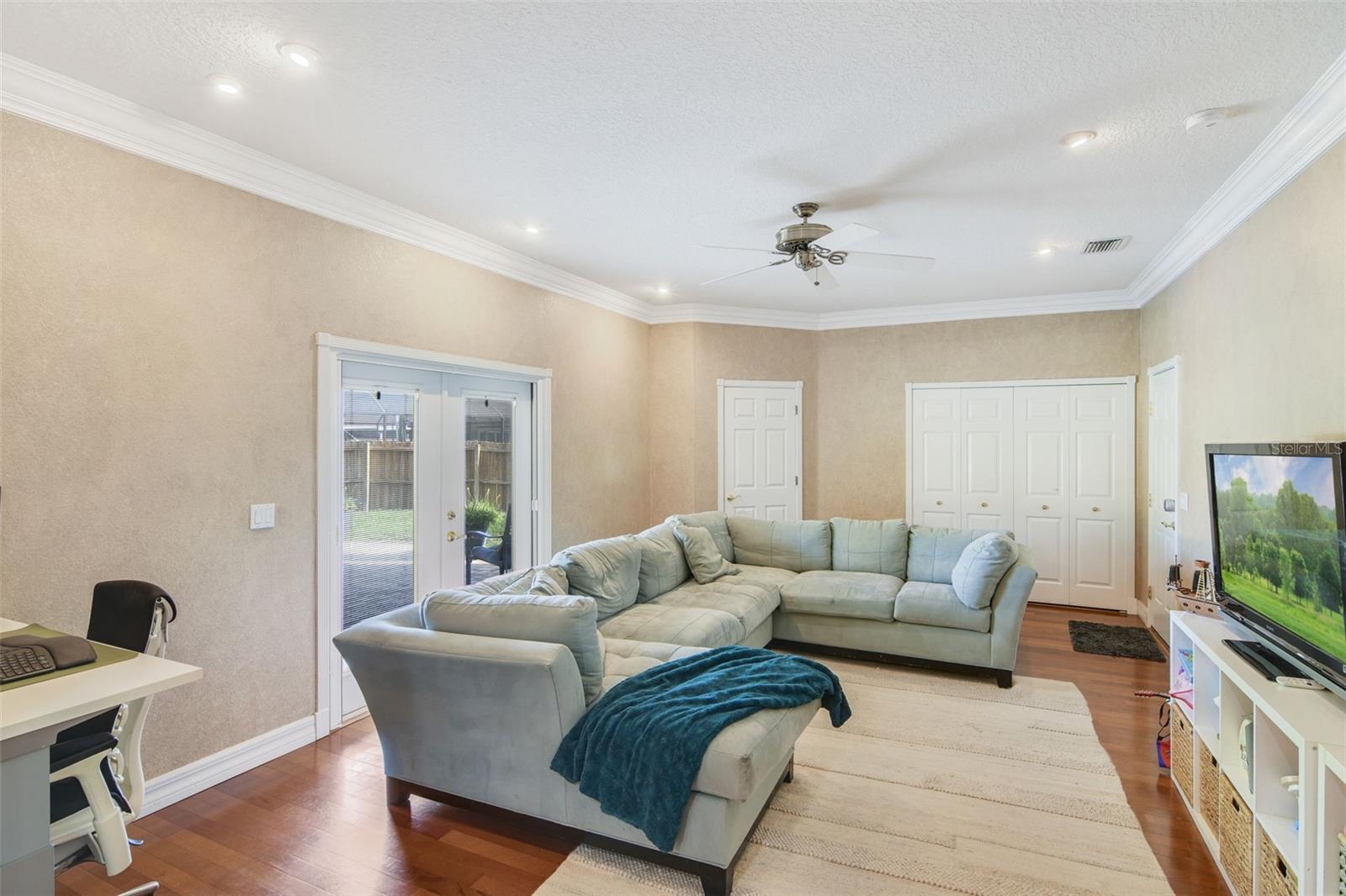 Image 11 of 25 For 8445 Shady Glen Drive