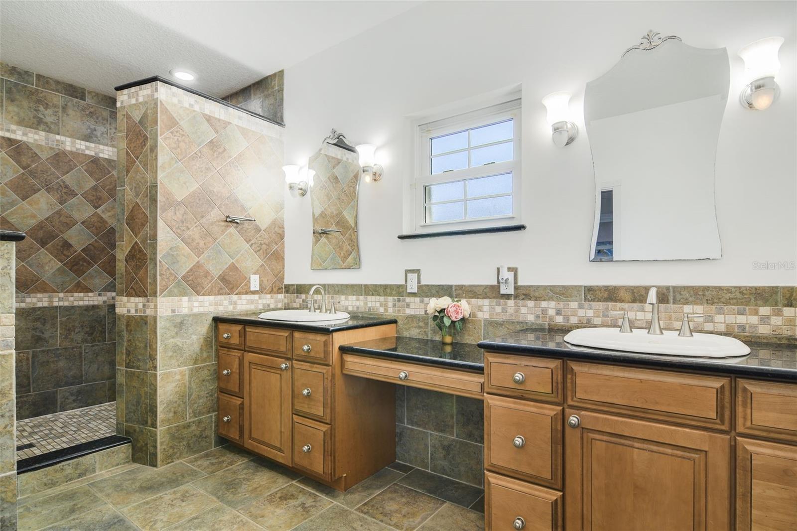 Image 14 of 25 For 8445 Shady Glen Drive