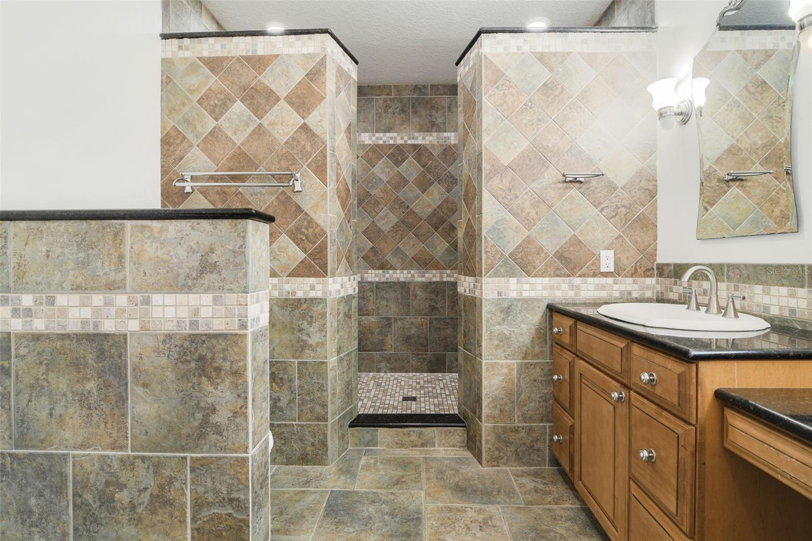 Image 15 of 25 For 8445 Shady Glen Drive