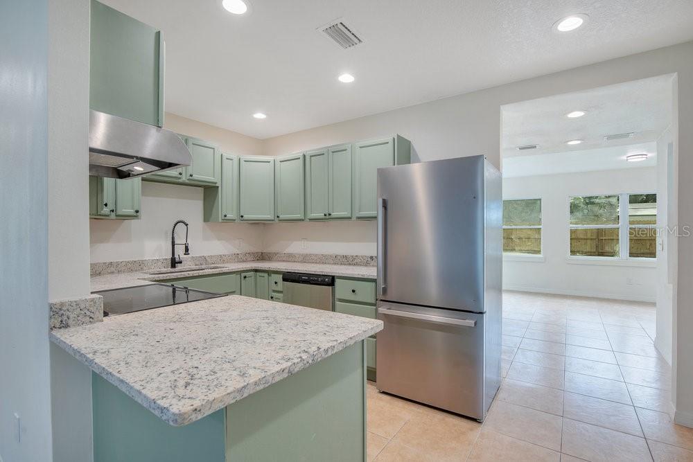 Image 7 of 28 For 811 Escambia Drive