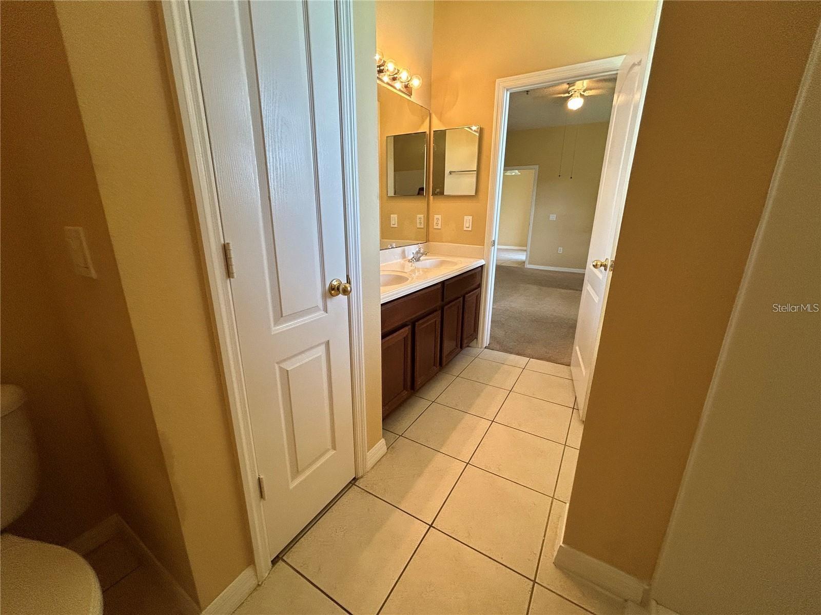 Image 14 of 26 For 10507 Eastpark Lake Drive