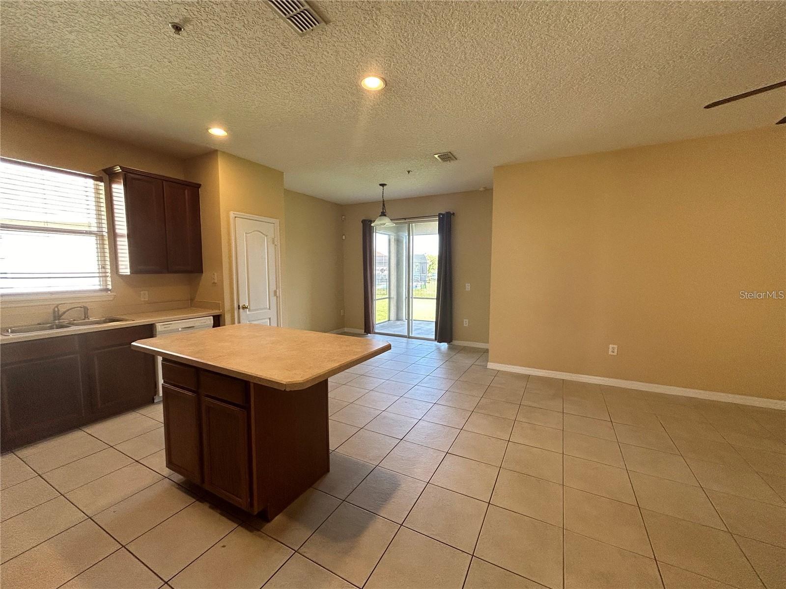 Image 9 of 26 For 10507 Eastpark Lake Drive