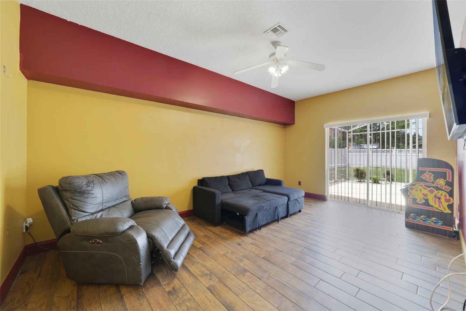 Image 19 of 21 For 1339 Falconwood Court