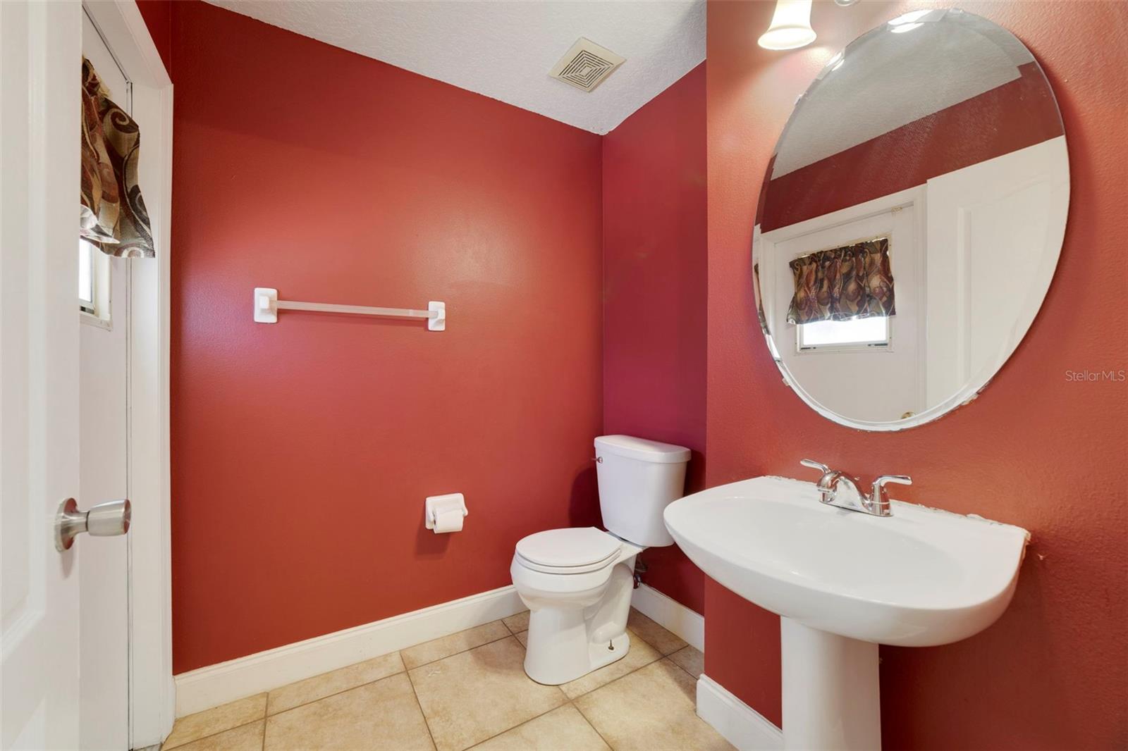 Image 20 of 21 For 1339 Falconwood Court