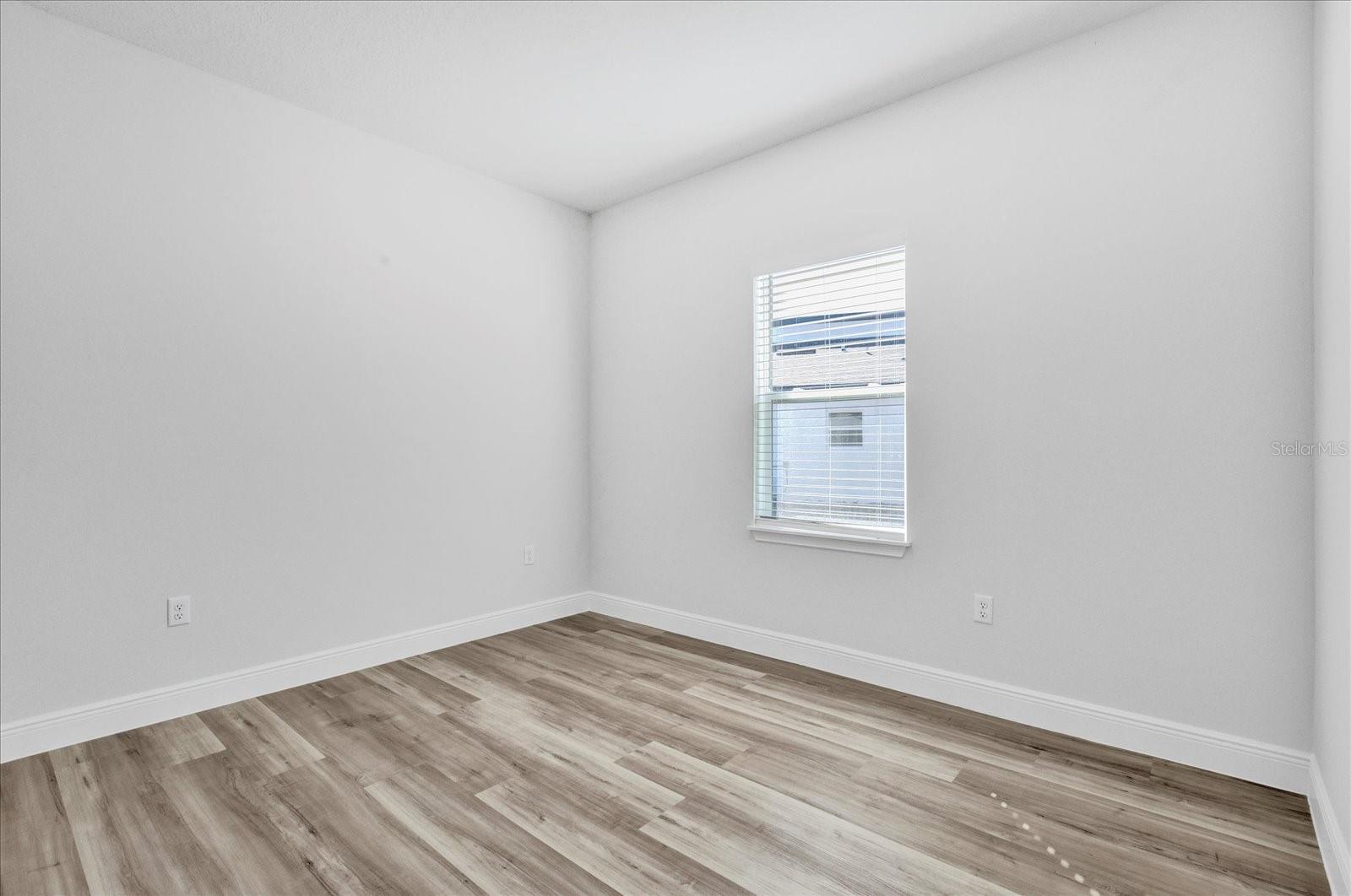 Image 13 of 33 For 13594 40th Circle