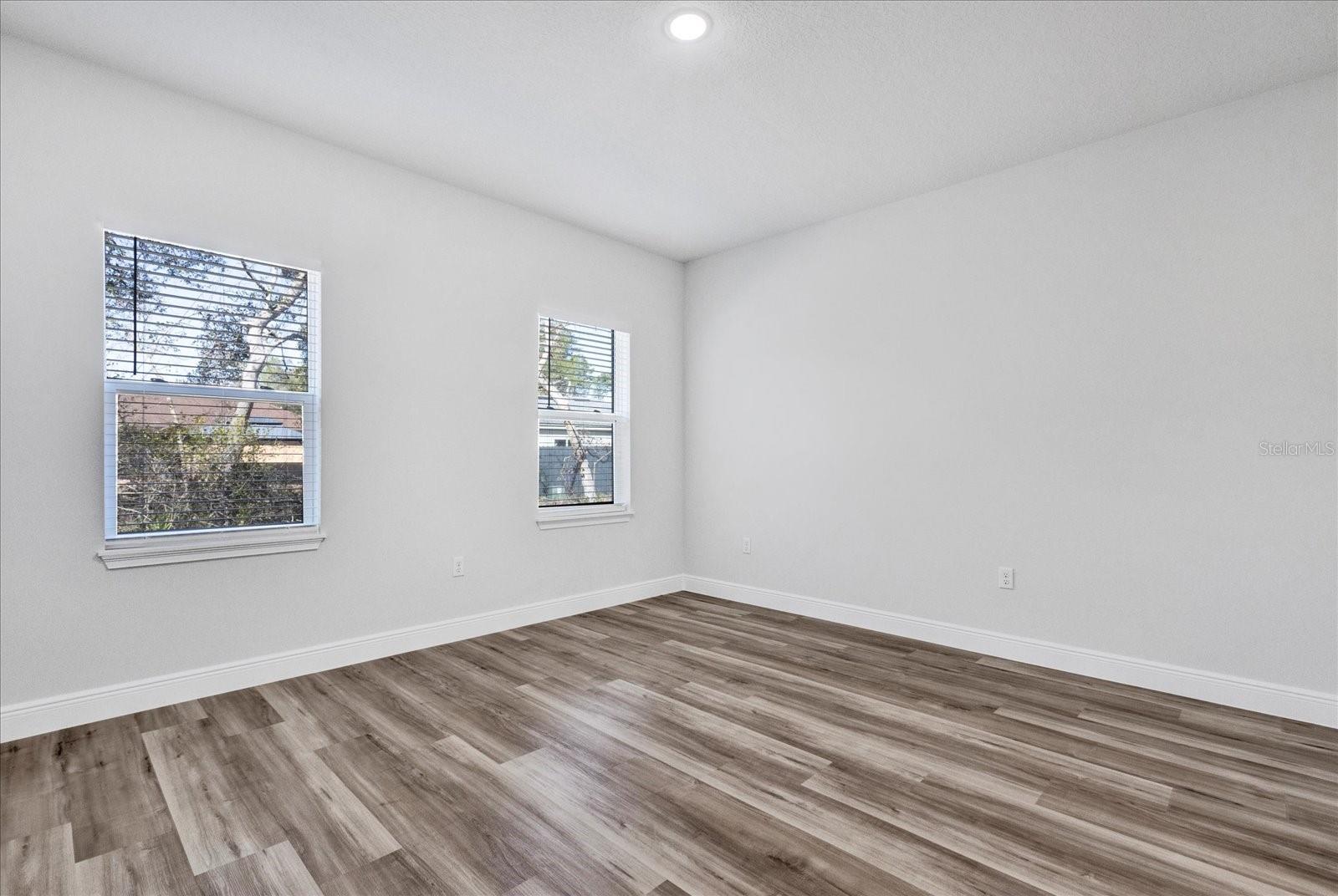 Image 16 of 33 For 13594 40th Circle