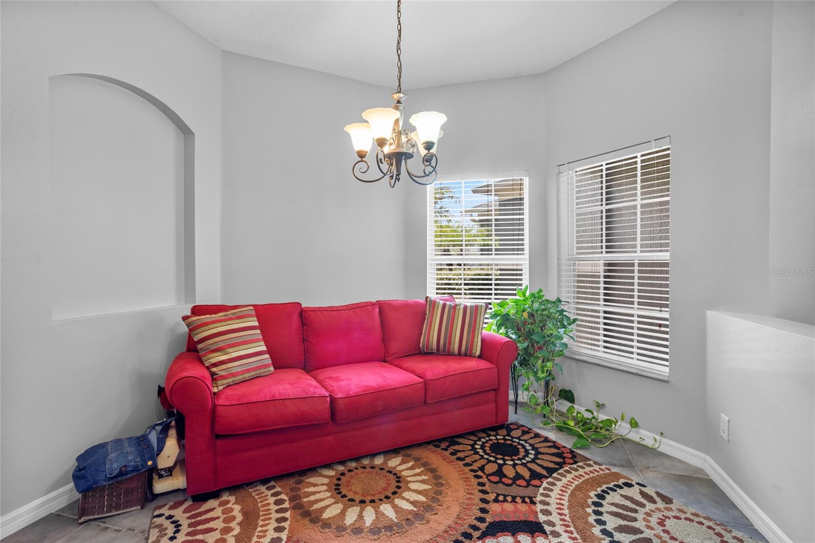 Image 13 of 40 For 742 Featherstone Lane