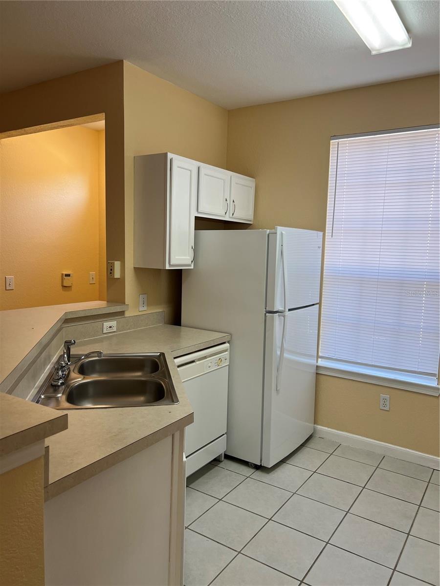 Image 13 of 39 For 9093 Lee Vista Boulevard 903